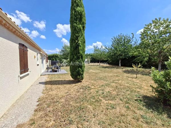 Vente                                                      Maison
                        
                     5 pièces                      90 m2                     à Aussillon