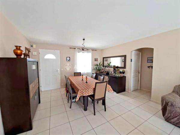 Vente                                                      Maison
                        
                     5 pièces                      90 m2                     à Aussillon