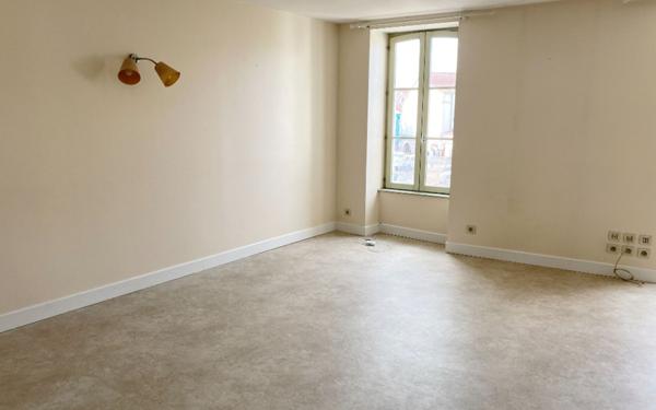 Immeuble à vendre    4 pièces •  Chaumont