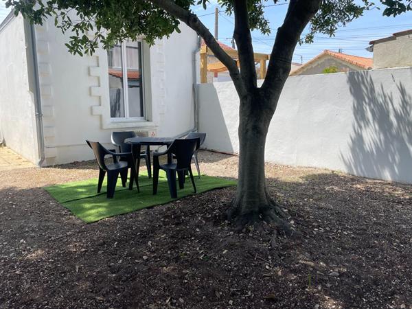 IDEAL ETUDIANT  studio meublé à louer avec jardin à La Rochelle