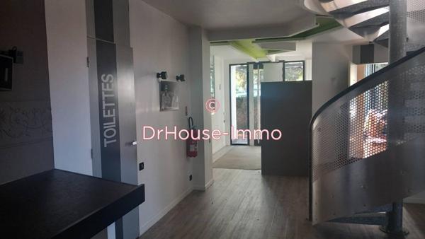 Bureau à louer 12 pièces de 592 m²