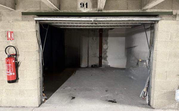 Stationnement à vendre    17 m2 Reims