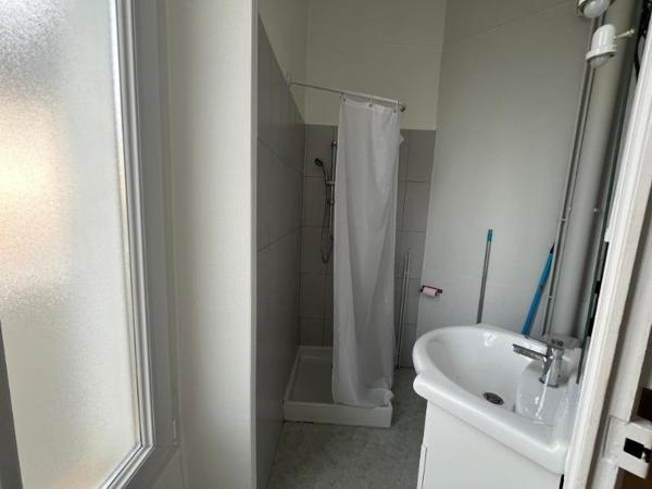 A louer - Studio meublé - Angers secteur Eblé