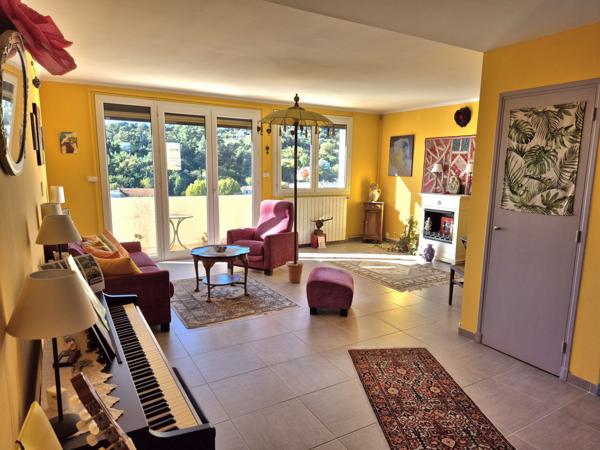 Appart dernier étage garage vue 95 m2 Alès (30100)