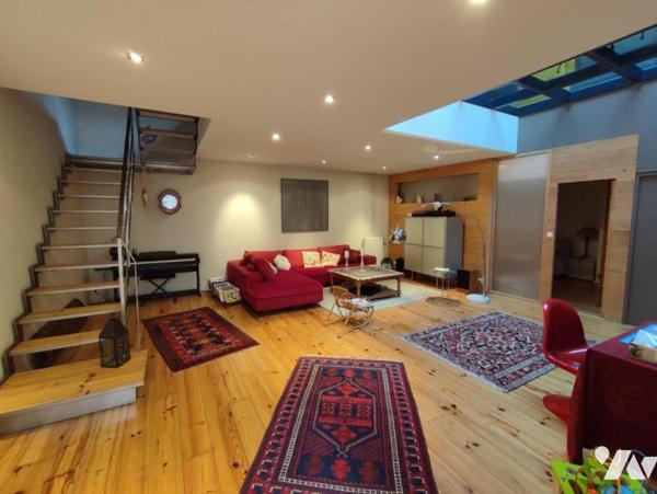 A Vendre Le Mans Hyper Centre ville spacieuse maison / loft de 4 chambres avec Garage et cave