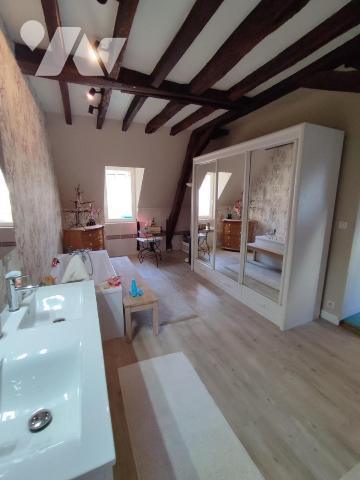 A Vendre Le Mans Hyper Centre ville spacieuse maison / loft de 4 chambres avec Garage et cave