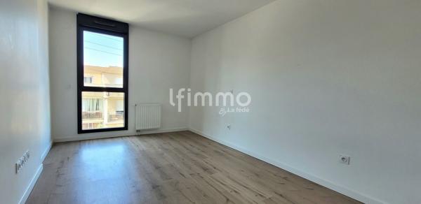 Appartement F2 balcon, parking