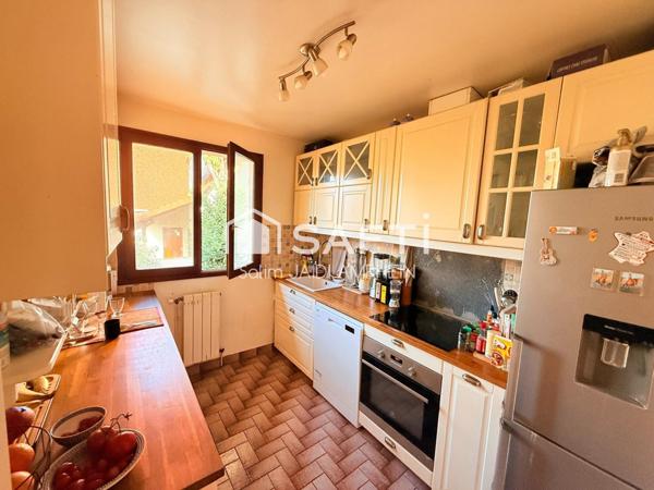 Investisseur ou maison familiale 600 mètres RER E