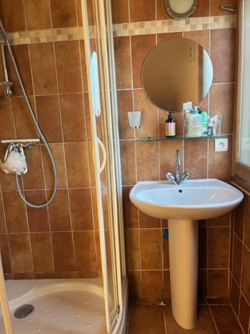 Saint-Sébastien-d'Aigrefeuille (30140) Jolie maison de village avec piscine et vue