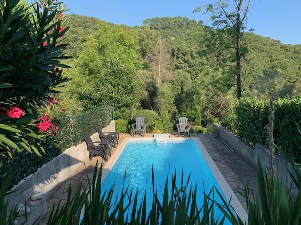 Saint-Sébastien-d'Aigrefeuille (30140) Jolie maison de village avec piscine et vue