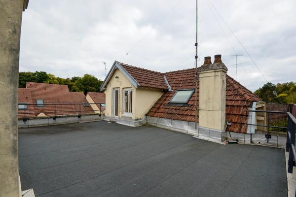 À vendre – Charmant studio lumineux avec grande terrasse privative et parking à Avon