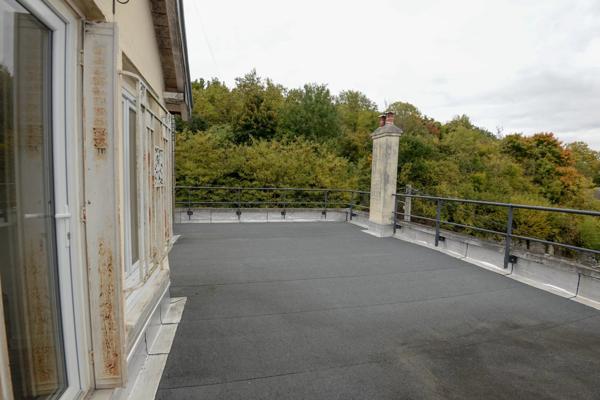 À vendre – Charmant studio lumineux avec grande terrasse privative et parking à Avon
