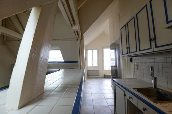 À vendre – Charmant studio lumineux avec grande terrasse privative et parking à Avon