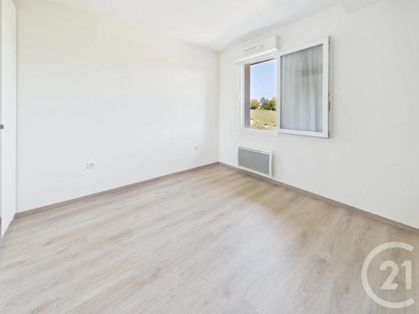 Appartement F3 Bis à vendre  4 pièces - 69,82 m 2   LARRESSORE  - 64