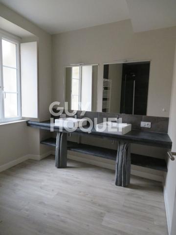Maison - 4 pièces - 94 m² habitable - centre ville chateau gontier