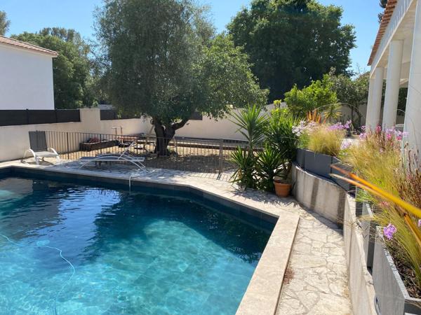 Superbe Villa T5 avec piscine en bord de mer