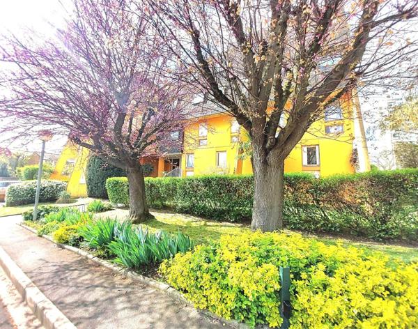 Spacieux appartement 3 chambres, balcon et garage