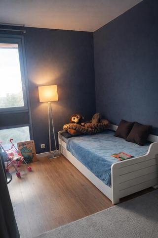 Spacieux appartement 3 chambres, balcon et garage