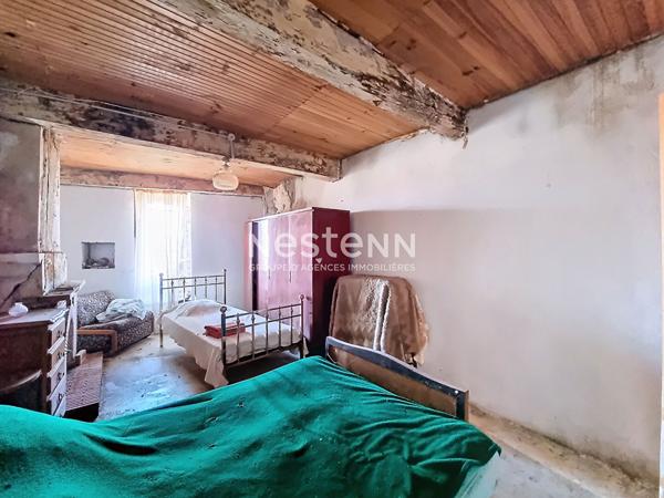 A vendre maison de village à rénover à Val Buëch Méouge 4 pièce(s) 90 m2 + dépendances.