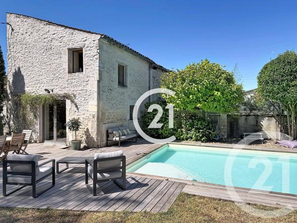 Maison à vendre  6 pièces - 223 m 2   CHATEAUBERNARD  - 16