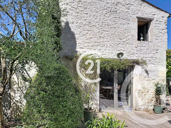Maison à vendre  6 pièces - 223 m 2   CHATEAUBERNARD  - 16