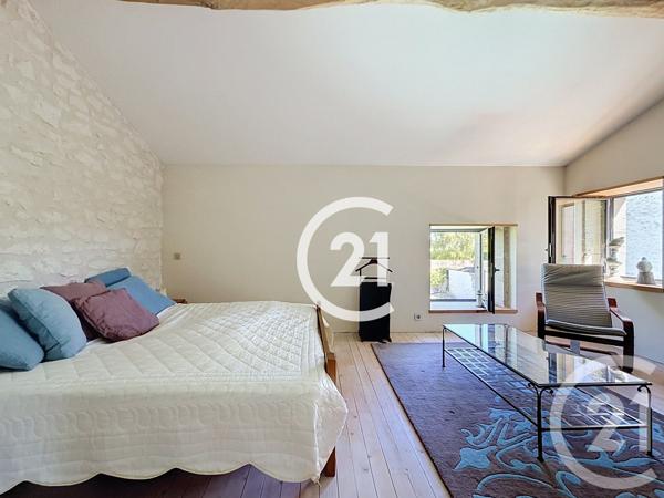 Maison à vendre  6 pièces - 223 m 2   CHATEAUBERNARD  - 16