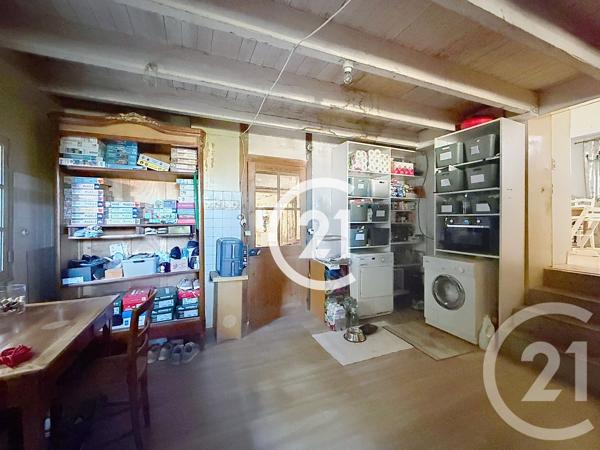 Maison à vendre  6 pièces - 223 m 2   CHATEAUBERNARD  - 16