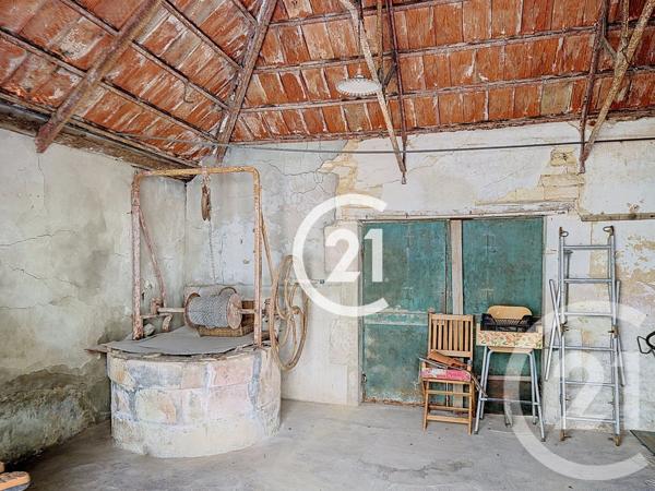 Maison à vendre  6 pièces - 223 m 2   CHATEAUBERNARD  - 16