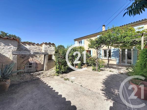 Maison à vendre  6 pièces - 223 m 2   CHATEAUBERNARD  - 16