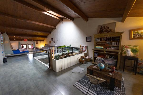 Maison coup de cœur avec piscine - 5 Suites - 445 m² - Villerest (42300) – 690 000 euros