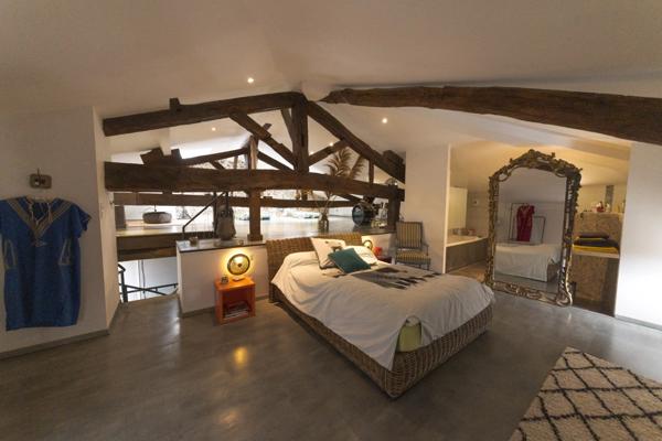 Maison coup de cœur avec piscine - 5 Suites - 445 m² - Villerest (42300) – 690 000 euros