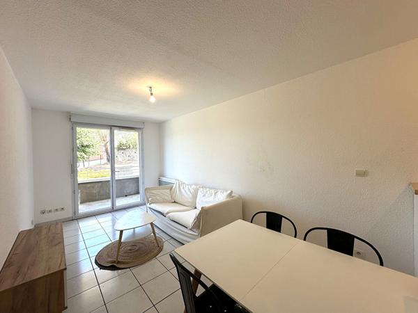 Location appartement T2 meublé avec terrasse et parking proche Canal et centre-ville à Carcassonne