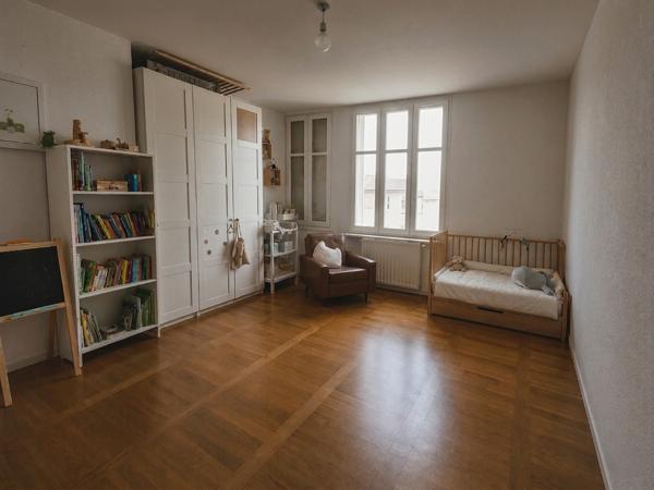 Appartement
         6 pièces
        - 115 m² 162 750 € *