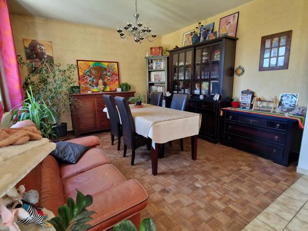 Maison de campagne sur sous-sol 4 chambres grand terrain de plus de 8000 m2avec puits