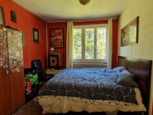 Maison de campagne sur sous-sol 4 chambres grand terrain de plus de 8000 m2avec puits