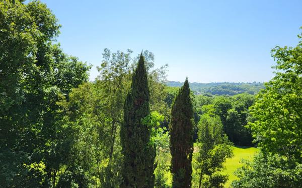 Maison à vendre    5 pièces • 190 m2 Bassussarry