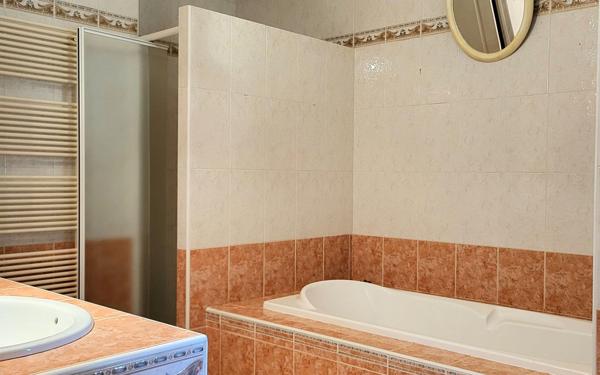 Maison à vendre    5 pièces • 190 m2 Bassussarry