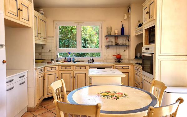 Maison à vendre    5 pièces • 190 m2 Bassussarry