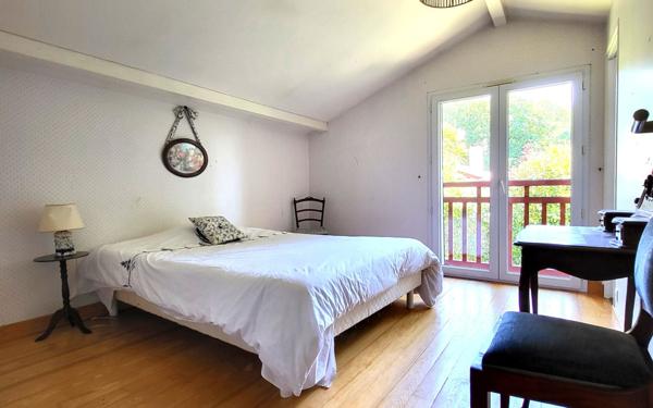 Maison à vendre    5 pièces • 190 m2 Bassussarry