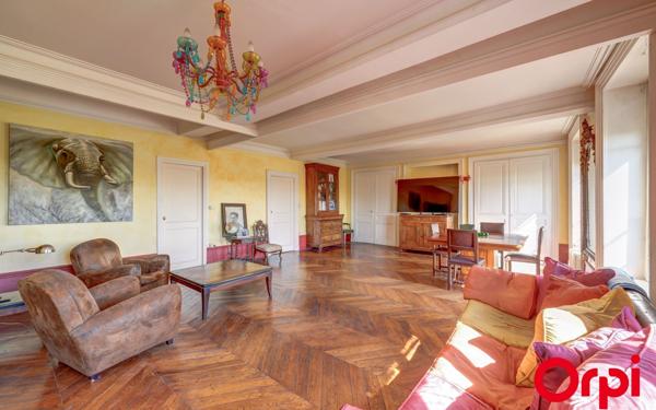 Appartement à vendre    4 pièces • 150,25 m2 Lyon 6