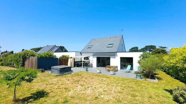 PORT-BLANC – PROPRIÉTÉ CONTEMPORAINE AVEC GÎTE INDÉPENDANT À 500 M DES PLAGES