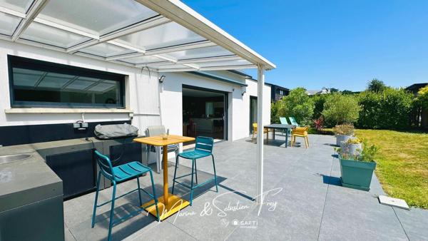 PORT-BLANC – PROPRIÉTÉ CONTEMPORAINE AVEC GÎTE INDÉPENDANT À 500 M DES PLAGES