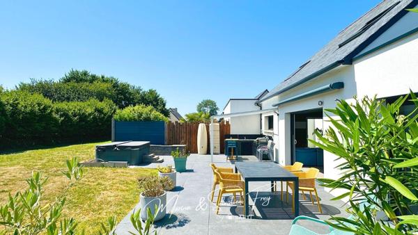 PORT-BLANC – PROPRIÉTÉ CONTEMPORAINE AVEC GÎTE INDÉPENDANT À 500 M DES PLAGES