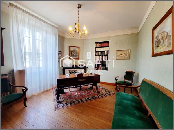 Maison à fort caractère de 232m², 4 chambres, bureau, combles, cave, garage, jardin