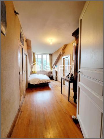 Maison à fort caractère de 232m², 4 chambres, bureau, combles, cave, garage, jardin