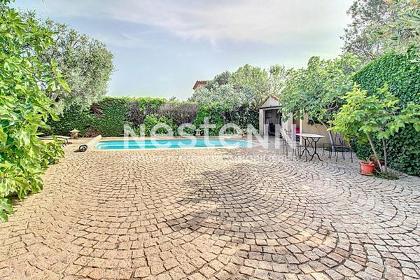 À VENDRE DRAGUIGNAN - Maison de 4 chambres avec studio indépendant et piscine sur 908 m² de terrain