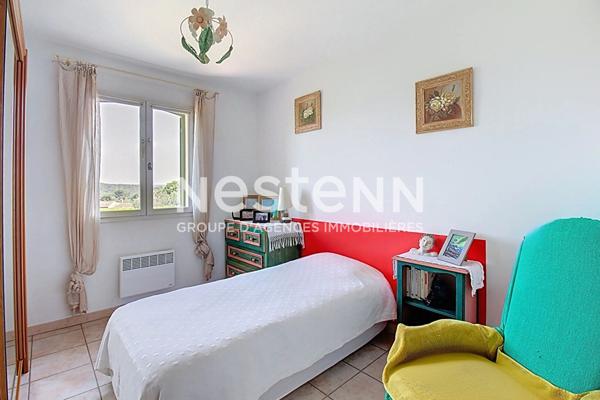 À VENDRE DRAGUIGNAN - Maison de 4 chambres avec studio indépendant et piscine sur 908 m² de terrain