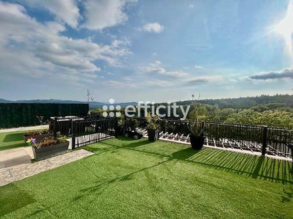 Maison
         5 pièces
        - 92 m² 349 000 € *