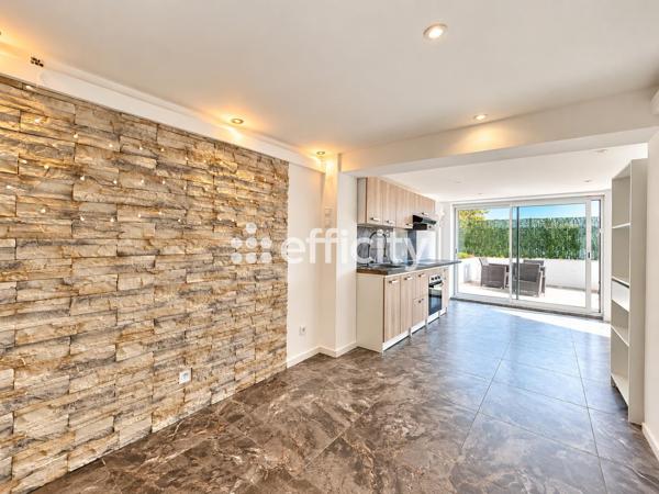 Maison
         5 pièces
        - 92 m² 349 000 € *