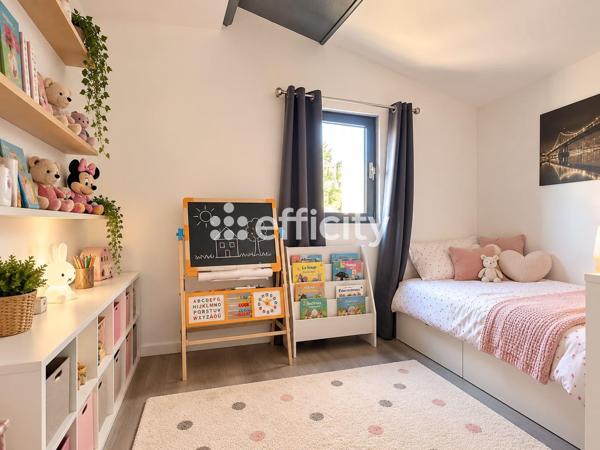Maison
         5 pièces
        - 92 m² 349 000 € *